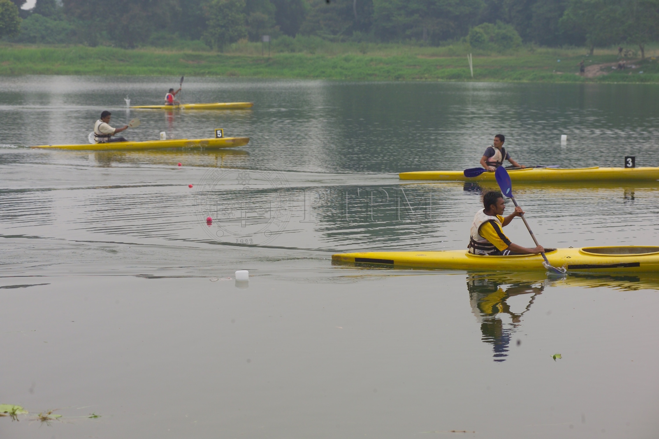 PTPM 05 13 kayak D8XZ8765